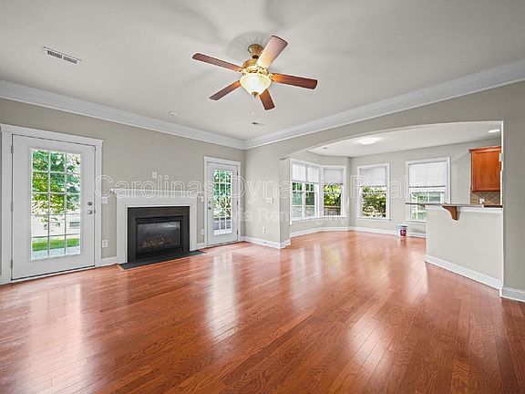 4th image of 3405 Bidwell Ave