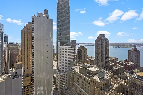 Rented by Nest Seekers International | media 29