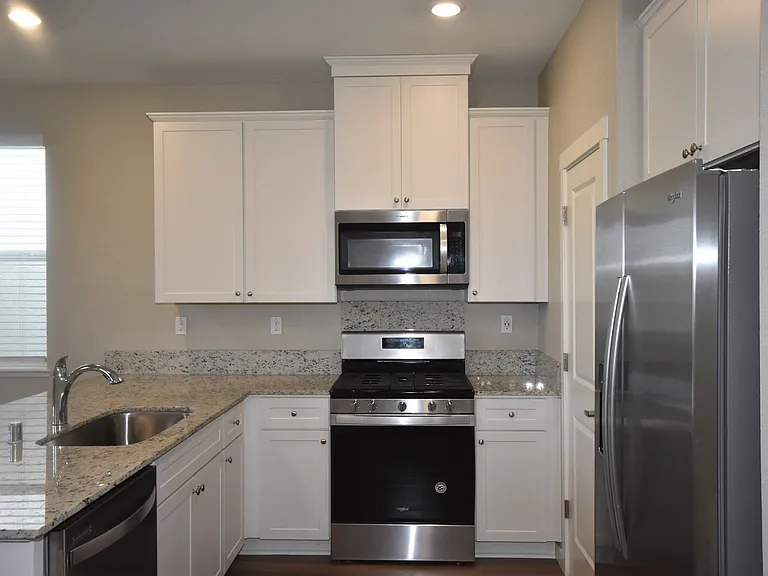 4097 Southampton St — Photo 9