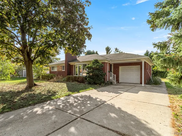 7241 Lucerne St, Dearborn Heights, MI 48127