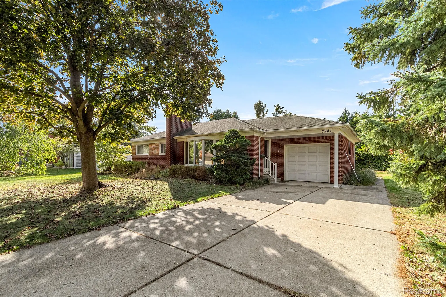 7241 Lucerne St photo 1