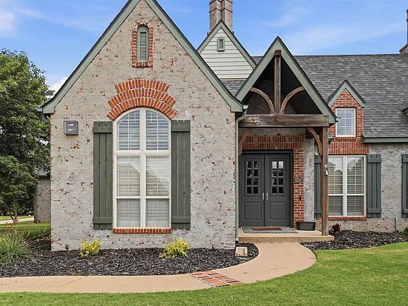 3rd image of 25 Orchard Ln