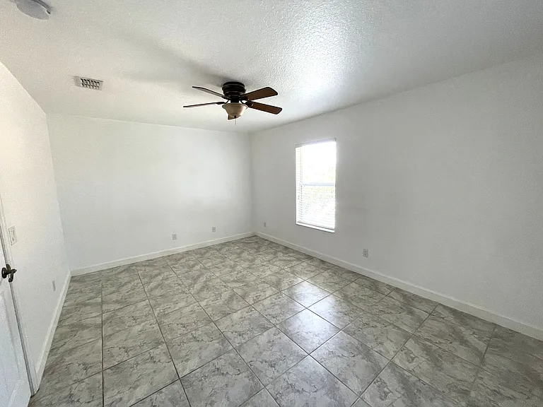 2600 Revolution St #105 — Photo 14