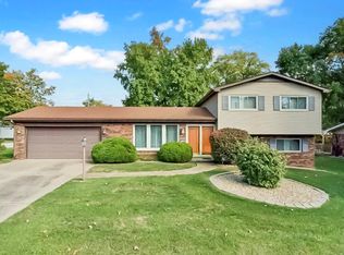 1 Westbury Dr, Belleville, IL