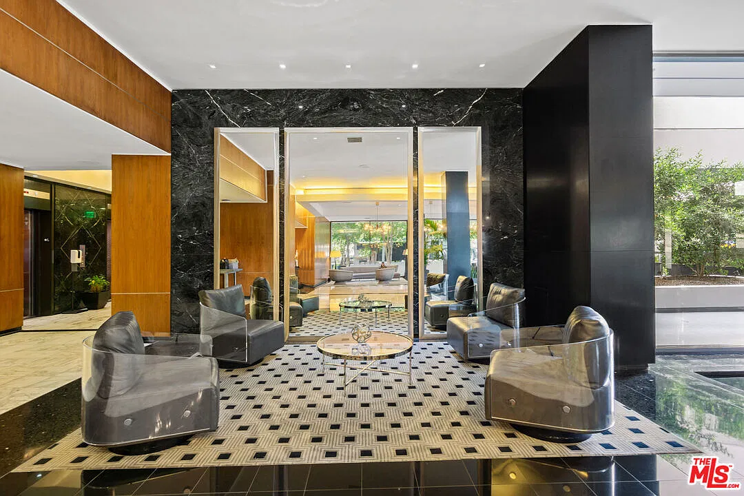 2 bed, 3.0 bath, 2252 sqft, $10,000 — Photo 3