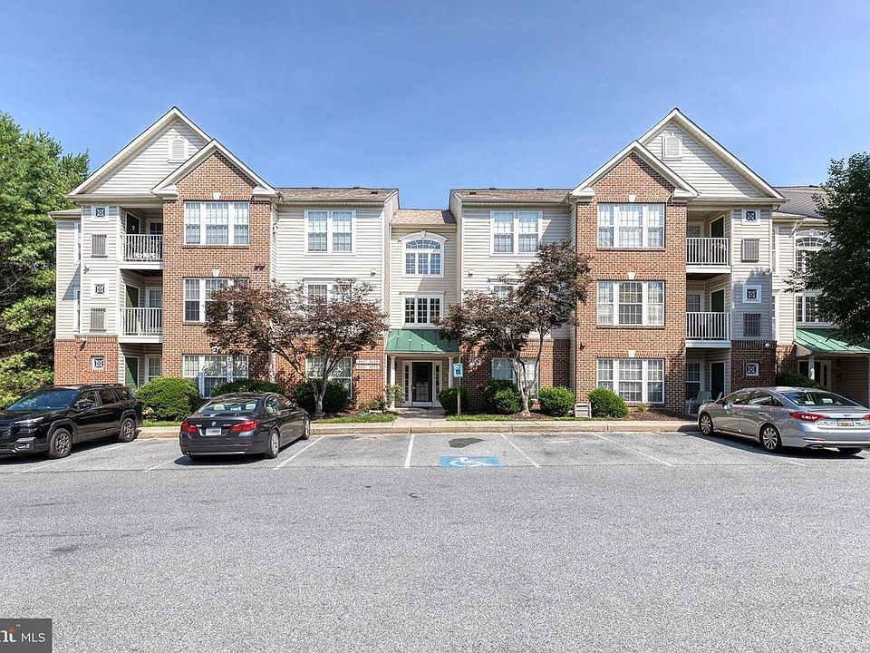 1st image of 3021 Hunting Ridge Dr