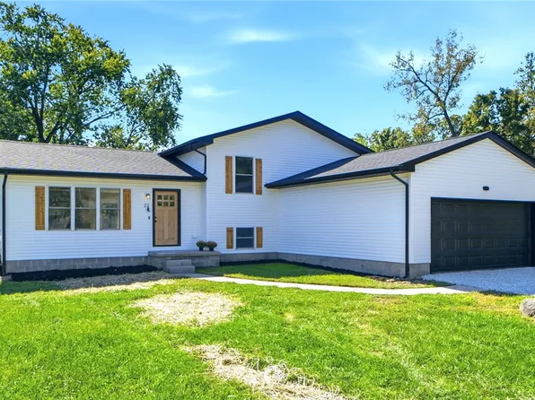 22 Apple Ln, Germantown, OH 45327
