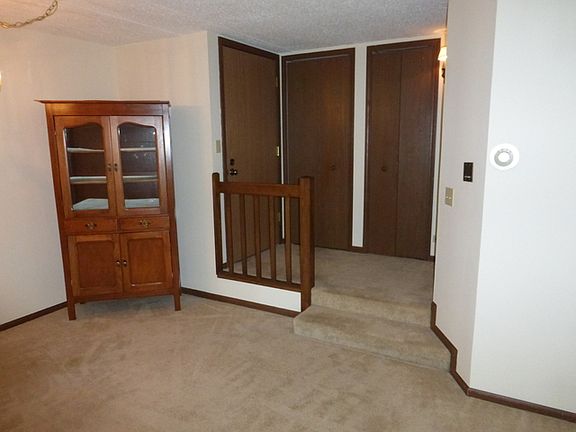 3rd image of 410 Melrose Ave APT 202