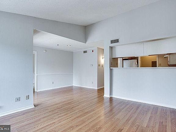 2nd image of 1504 Lincoln Way APT 409