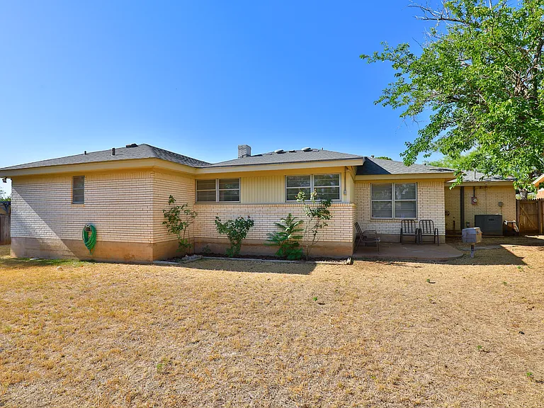 2810 Arrowhead Dr — Photo 33