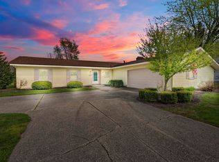 2907 Greenbriar Dr, Fort Wayne, IN 46804