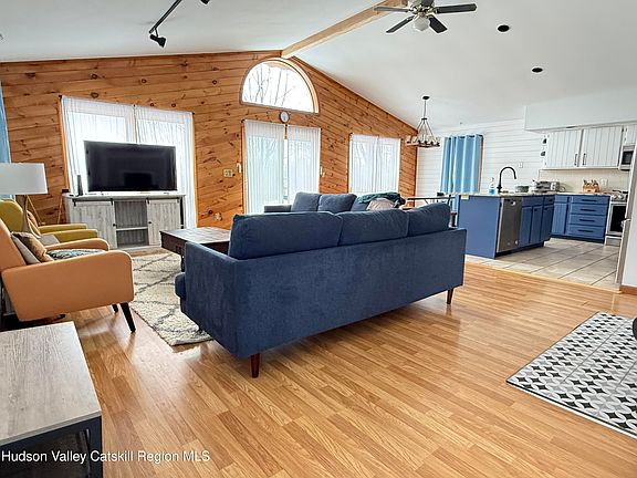 4th image of 1367 Sleepy Hollow Road