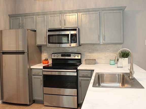 4th image of 901 Minns Dr APT 2