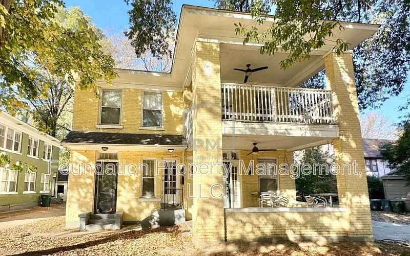 1 bed, 1.0 bath, 909 sqft, $950 — Photo 1