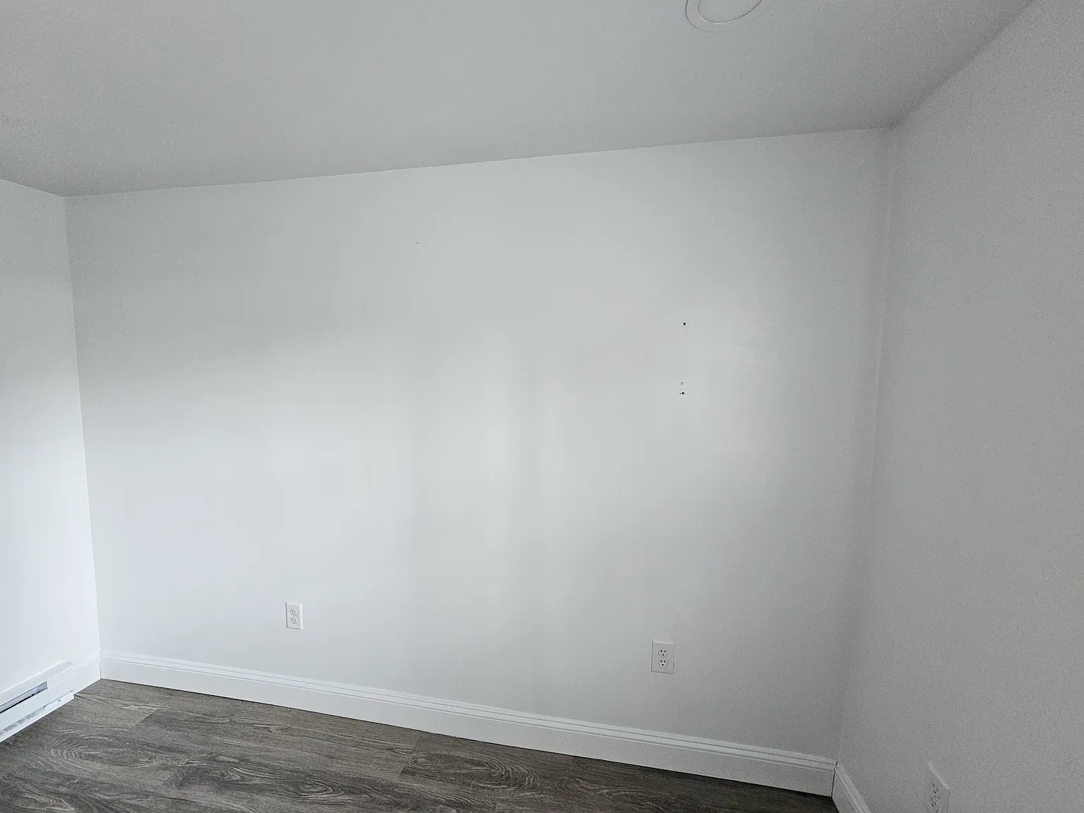 2 bed, 700 sqft, $800 — Photo 1