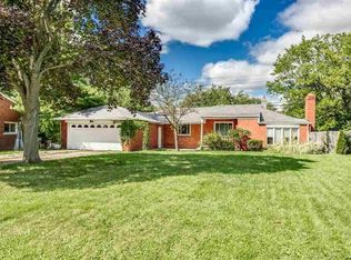20915 E 11 Mile Rd, Saint Clair Shores, MI 48081