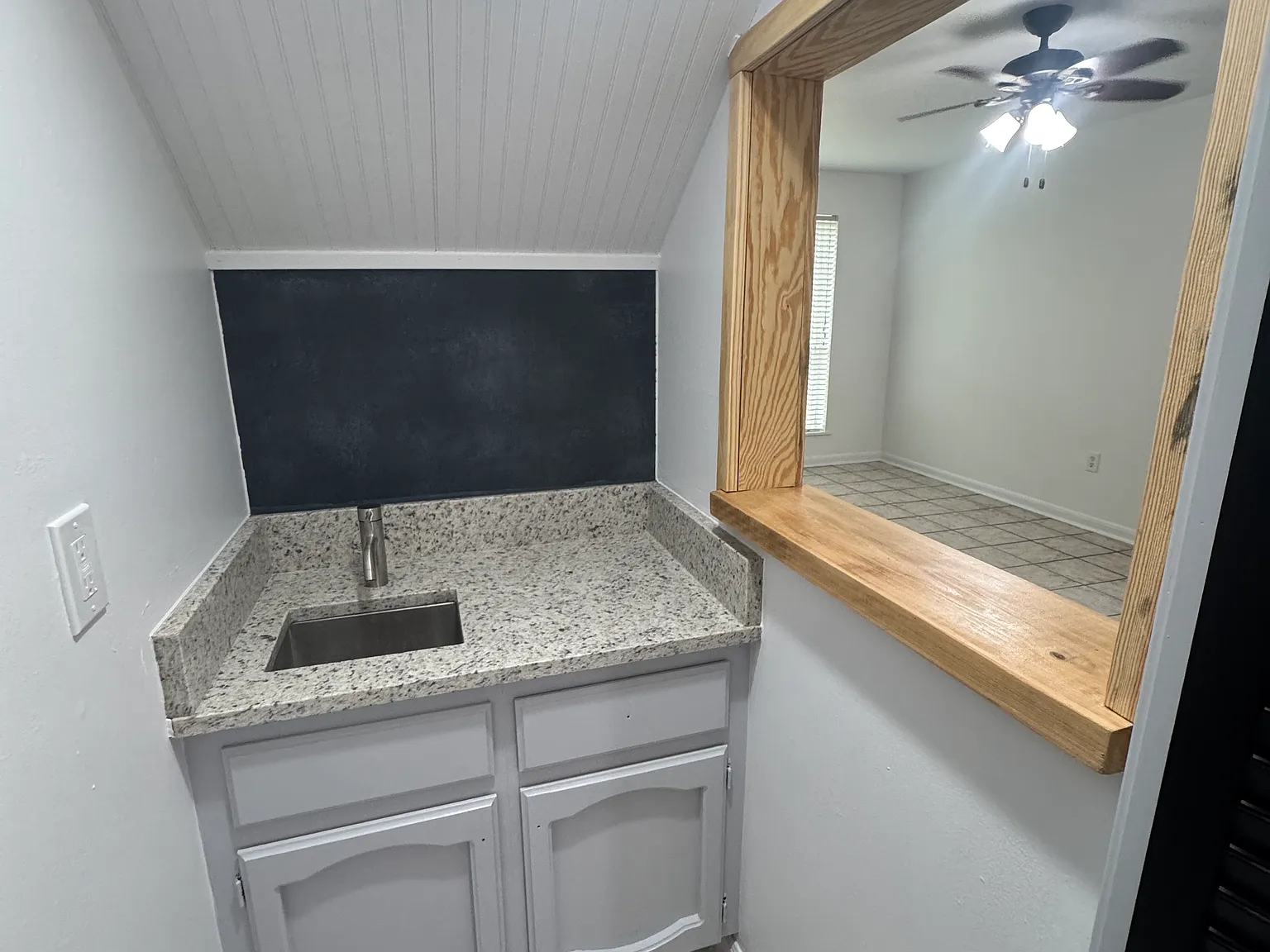 2 bed, 1.5 bath, 1100 sqft, $1,400 — Photo 4