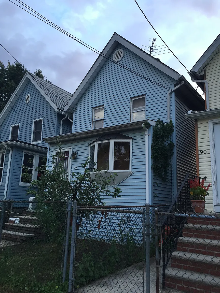 92 Simonson Ave photo 1