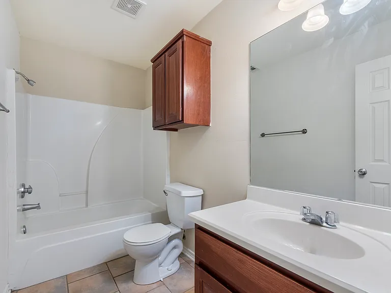 1720 Boardwalk Ct — Photo 15
