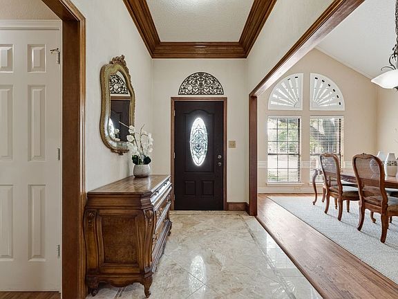 3rd image of 1229 Edgewood Ln