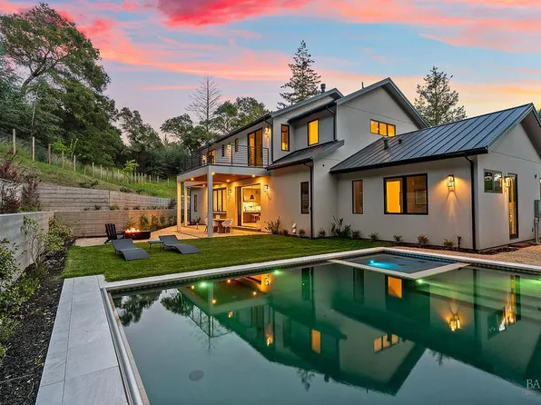 1099 Dry Creek Road, Healdsburg, CA 95448