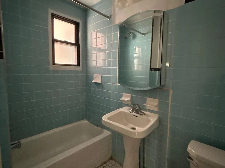 152 N 21st St #2R — Photo 12