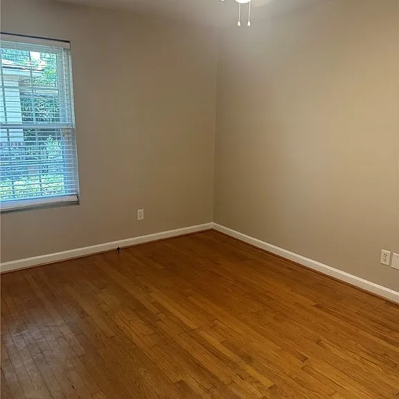 5201 Habersham St — Photo 15