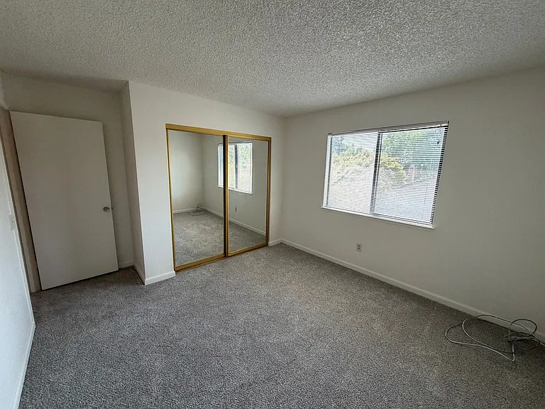 872 Shellwood Way — Photo 34