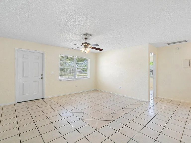 4861 Gulfstream Rd — Photo 4