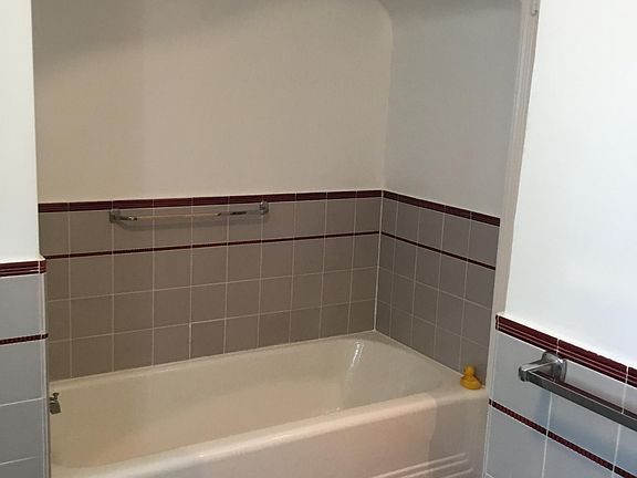 5th image of 3522 W 78th Pl
