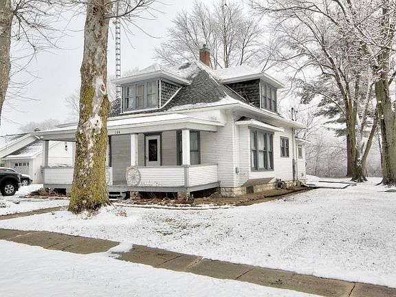 3rd image of 104 Anderson St