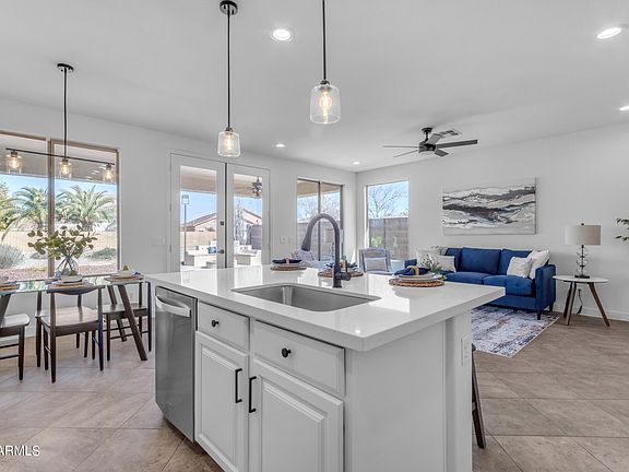 3rd image of 4930 E COLONIAL Drive