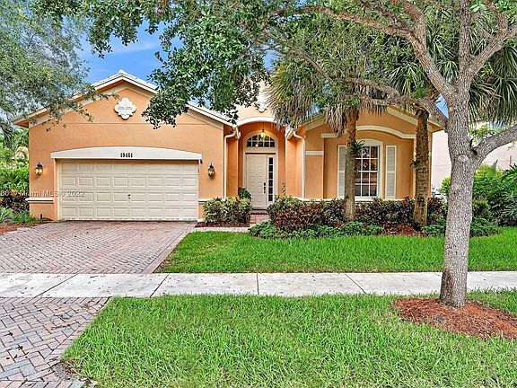 3rd image of 19461 Stonebrook St #19461