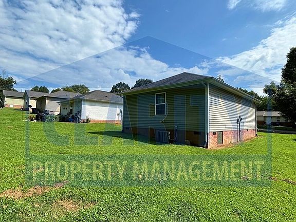 4th image of 541 Linda Dr SE