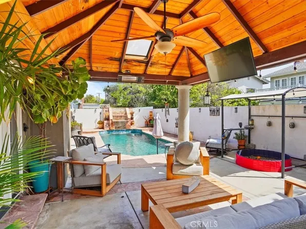 19942 Blythe St, Winnetka, CA 91306