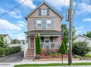 96 Mechanic St, Red Bank, NJ 07701