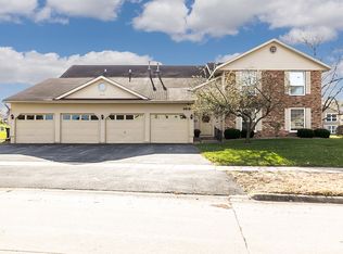 3819 Summerfield Ln NE #2, Cedar Rapids, IA 52402