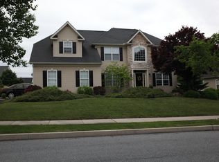 2642 Sean Dr, Whitehall, PA 18052