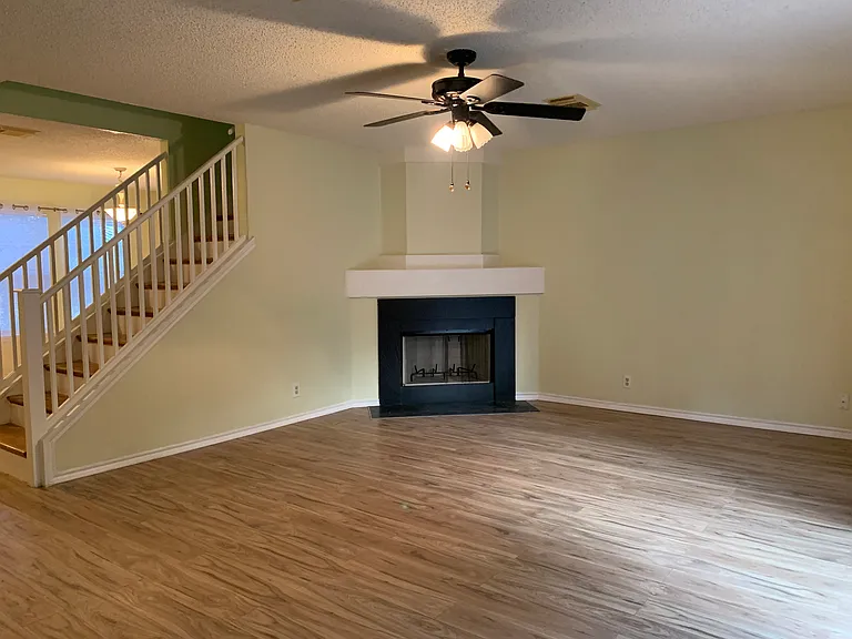 10403 Pelican Oak Dr — Photo 4