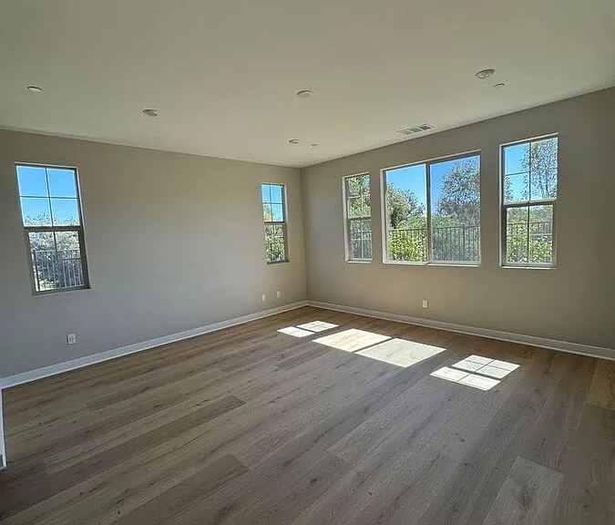 1364 Amanda Ln — Photo 11