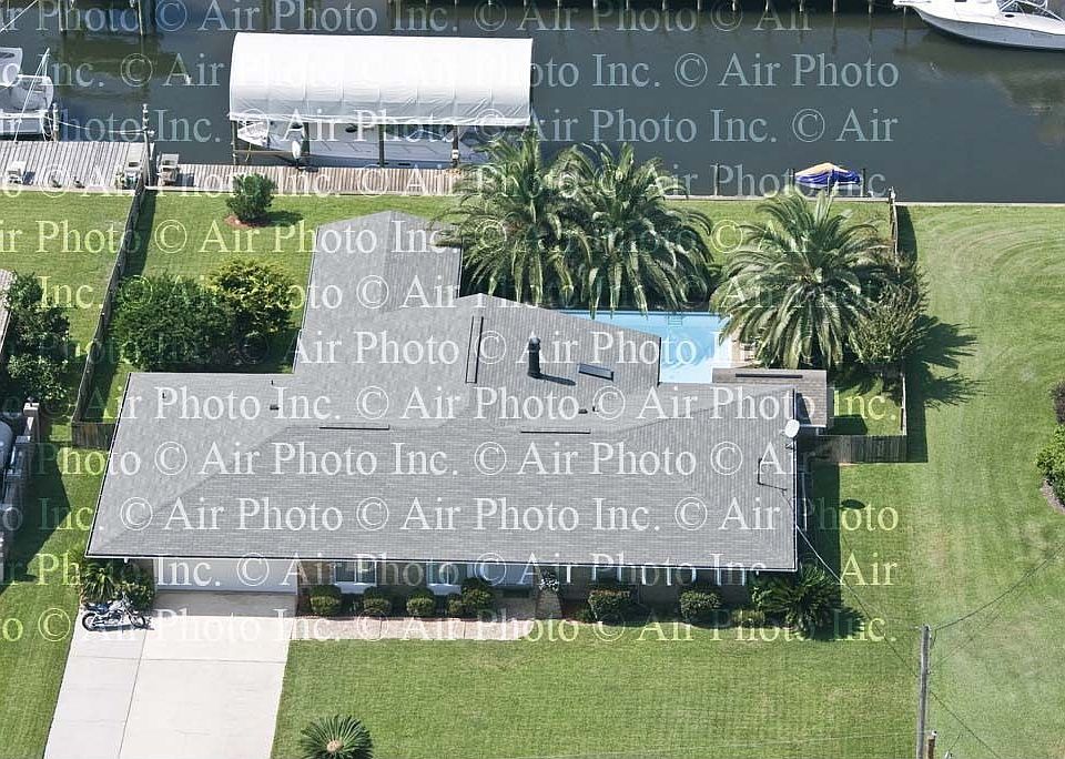 1st image of 975 Aquamarine Dr