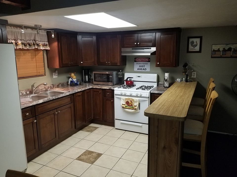 2nd image of 2421 Sky Dr