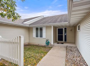229 Lake Pointe Dr, Oshkosh, WI 54904
