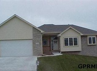 3210 Davey Jones Dr, Plattsmouth, NE 68048
