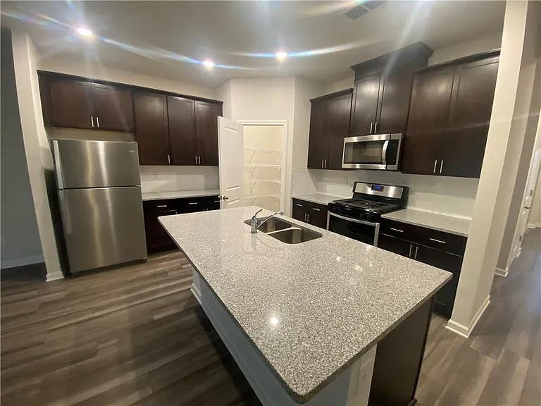 5836 Hackberry Ln — Photo 6