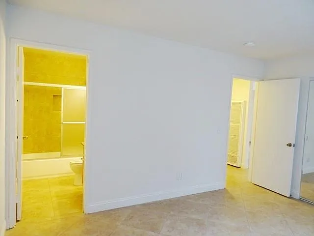 Pomona Ave — Photo 12