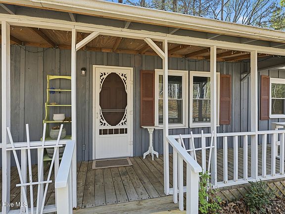 4th image of 110 Maple Street