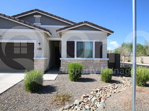 3rd image of 2772 E Tonto Ln Unit 2