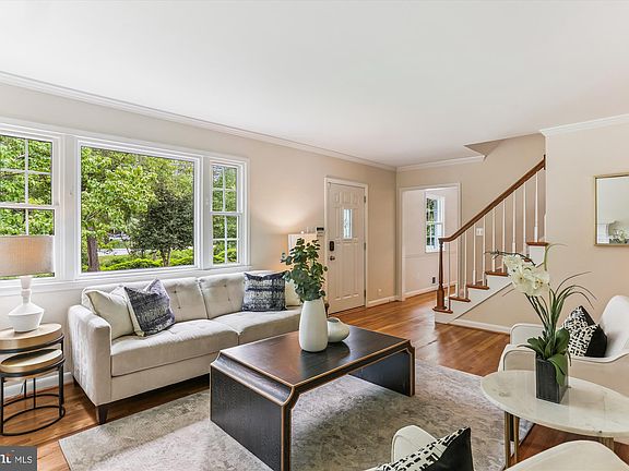 4th image of 10109 Kensington Pkwy