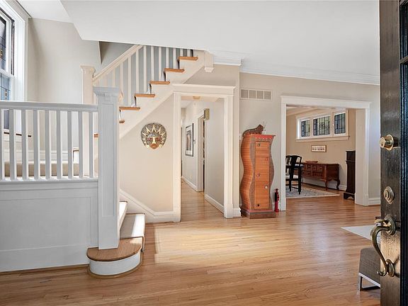 4th image of 98 Arundel Pl